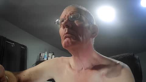 fantasyresort online show from April 4, 3:27 am