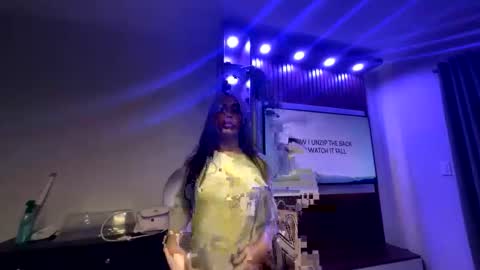AMANDA  online show from May 13, 4:15 pm