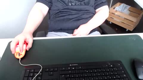 Cardi online show from November 16, 8:20 am