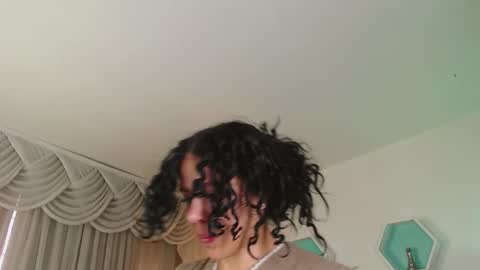 Farah online show from February 3, 12:10 pm