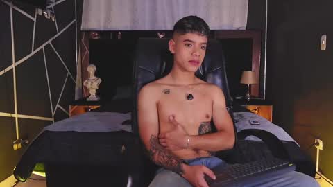 Snapshot of farid_jake_ chatting on January 11, 6:03 am farid_jake_ online show from January 11, 6:03 am