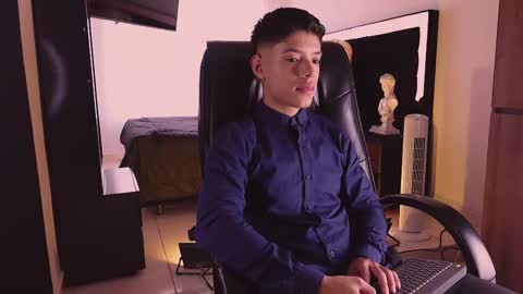 Snapshot of farid_jake_ chatting on October 2, 7:43 pm farid_jake_ online show from October 2, 7:43 pm