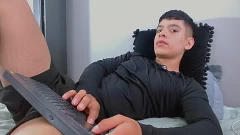 Snapshot of farid_jake_ chatting on May 4, 9:00 pm farid_jake_ online show from May 4, 9:00 pm