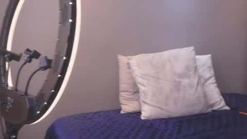 farid_jake_ online show from June 6, 4:01 pm