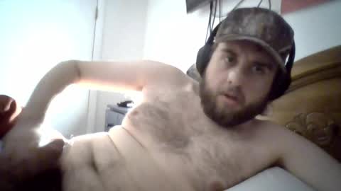 Snapshot of farmboy2398 chatting on May 26, 5:25 am farmboy2398 online show from May 26, 5:25 am