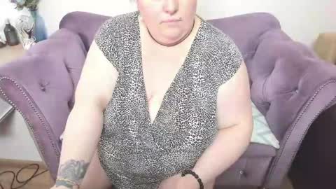 Snapshot of fashiona chatting on May 26, 12:12 pm fashiona online show from May 26, 12:12 pm