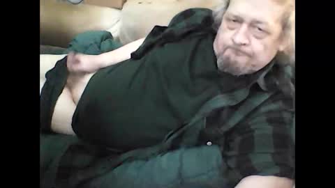 Snapshot of fasteddysex chatting on April 23, 8:33 pm HoneyCumJuice4U online show from April 23, 8:33 pm