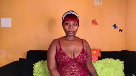 Snapshot of fat_ass7 chatting on May 18, 12:33 pm fat_ass7 online show from May 18, 12:33 pm