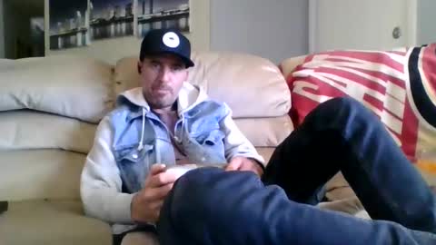 Snapshot of fat_dick_brian chatting on April 22, 7:15 pm FATdickBOY online show from April 22, 7:15 pm