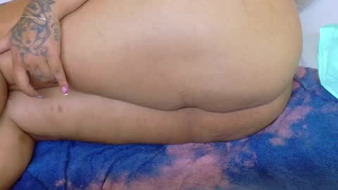 fat_naughtyass online show from April 1, 2:36 pm
