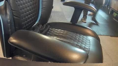 fatdick4u2c81 online show from February 9, 3:27 pm