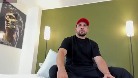 M A T  T E O online show from February 17, 7:09 pm