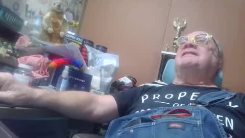 Fred. online show from March 31, 4:07 pm