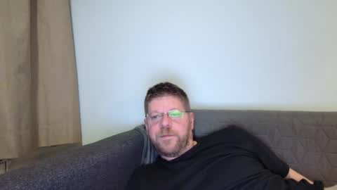 Snapshot of fattenmenow chatting on December 8, 11:29 pm fattenmenow online show from December 8, 11:29 pm