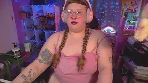 Snapshot of fatveronica chatting on March 17, 12:19 pm FatVeronica online show from March 17, 12:19 pm