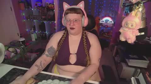 Snapshot of fatveronica chatting on March 25, 2:23 pm FatVeronica online show from March 25, 2:23 pm