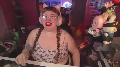 Snapshot of fatveronica chatting on April 27, 12:03 pm FatVeronica online show from April 27, 12:03 pm
