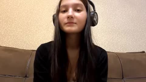 Aurora 18yo online show from November 20, 8:36 am