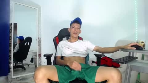 Snapshot of favel_gomez7 chatting on December 27, 1:50 pm Favel Gomez online show from December 27, 1:50 pm