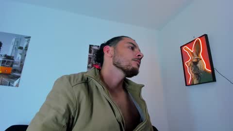 Snapshot of favid95 chatting on April 30, 8:57 pm favid95 online show from April 30, 8:57 pm