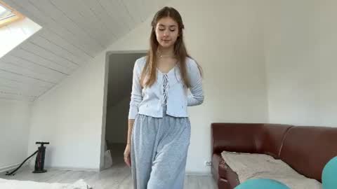Snapshot of fawnmcgorry chatting on July 14, 1:50 pm Emily online show from July 14, 1:50 pm