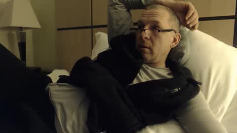 Snapshot of fdguy44 chatting on April 8, 11:59 pm K online show from April 8, 11:59 pm