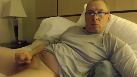 Snapshot of fdguy44 chatting on April 11, 12:48 am K online show from April 11, 12:48 am