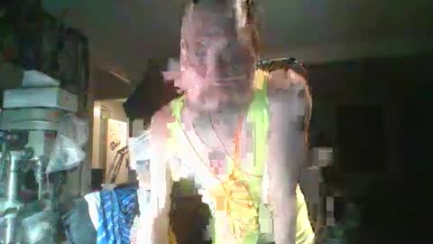 Snapshot of feelfemdom chatting on May 7, 7:41 pm feelfemdom online show from May 7, 7:41 pm