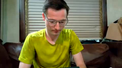Snapshot of feelingverynaughty chatting on May 6, 7:41 pm ask me online show from May 6, 7:41 pm