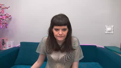Snapshot of feelsgoodwoman chatting on June 17, 12:13 am Laura online show from June 17, 12:13 am