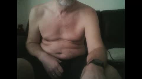 Snapshot of feet_fan69 chatting on February 8, 10:07 am John Buck online show from February 8, 10:07 am