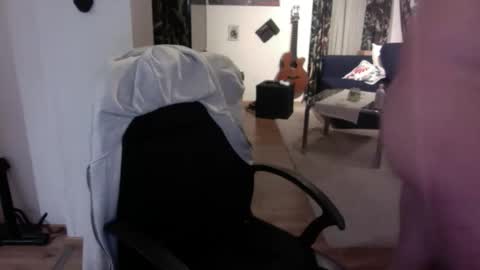 feetkissboy online show from November 7, 4:29 pm