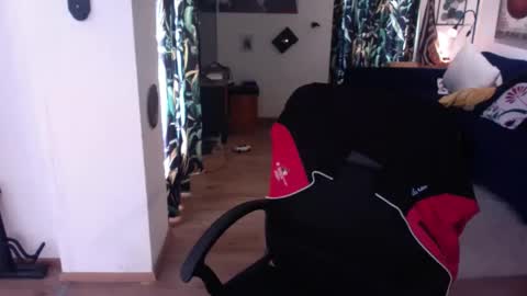 feetkissboy online show from January 17, 12:32 pm