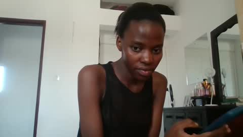 feetlovely507541 online show from April 18, 12:20 pm