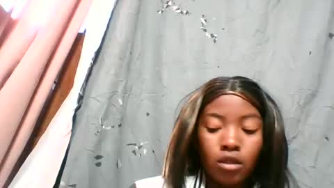 Snapshot of felice364342 chatting on May 25, 10:21 am felice364342 online show from May 25, 10:21 am