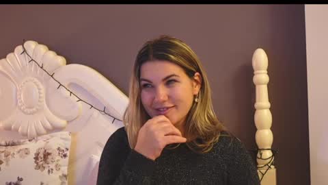 Snapshot of feliciakrige chatting on January 7, 3:14 am FeliciaKrige online show from January 7, 3:14 am