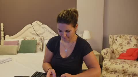 Snapshot of feliciakrige chatting on January 23, 10:11 pm FeliciaKrige online show from January 23, 10:11 pm