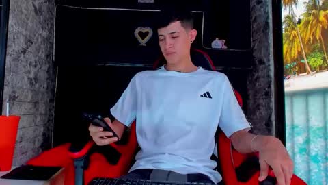 Snapshot of felipe_fiire chatting on May 28, 9:12 pm felipe fiire online show from May 28, 9:12 pm
