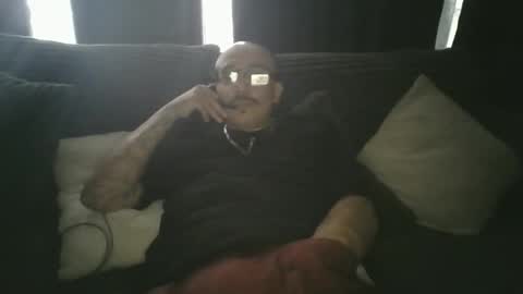 Snapshot of felixrlarios25 chatting on May 4, 6:15 pm felixrlarios25 online show from May 4, 6:15 pm