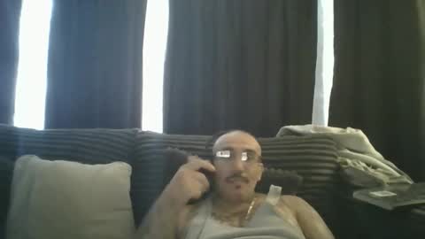 Snapshot of felixrlarios25 chatting on May 8, 6:35 pm felixrlarios25 online show from May 8, 6:35 pm