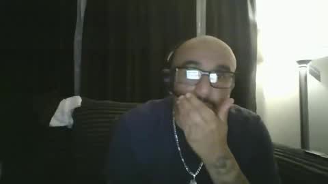 Snapshot of felixrlarios25 chatting on May 28, 3:37 am felixrlarios25 online show from May 28, 3:37 am