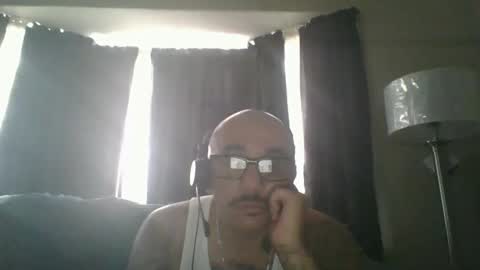 Snapshot of felixrlarios25 chatting on June 3, 12:24 am felixrlarios25 online show from June 3, 12:24 am
