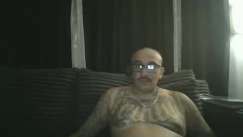 Snapshot of felixrlarios25 chatting on June 4, 7:03 am felixrlarios25 online show from June 4, 7:03 am