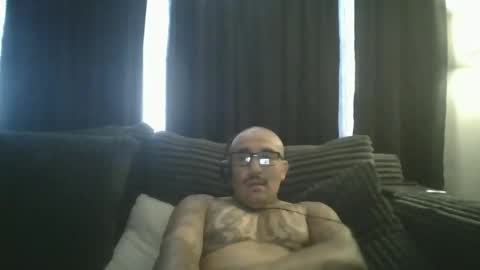 Snapshot of felixrlarios25 chatting on June 5, 5:07 pm felixrlarios25 online show from June 5, 5:07 pm