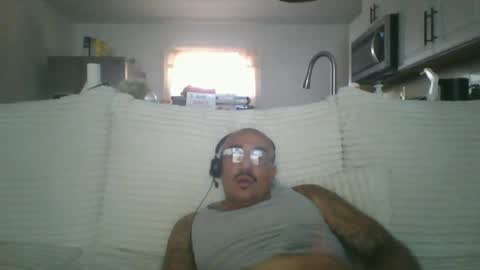 Snapshot of felixrlarios25 chatting on June 16, 3:47 pm felixrlarios25 online show from June 16, 3:47 pm