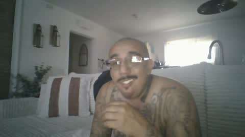 Snapshot of felixrlarios25 chatting on August 3, 5:49 pm felixrlarios25 online show from August 3, 5:49 pm