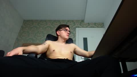 Snapshot of felixstark chatting on October 24, 5:26 am FelixStark online show from October 24, 5:26 am