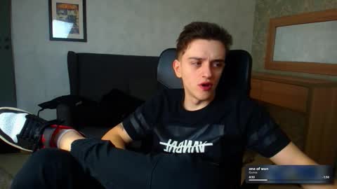 Snapshot of felixstark chatting on December 19, 5:36 am FelixStark online show from December 19, 5:36 am