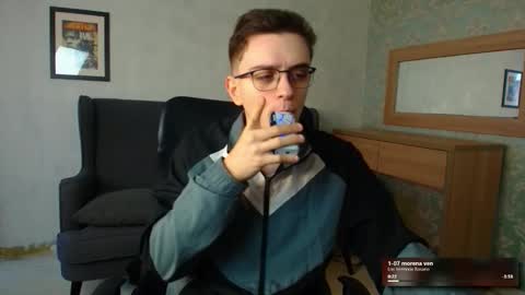 Snapshot of felixstark chatting on January 15, 6:51 am FelixStark online show from January 15, 6:51 am