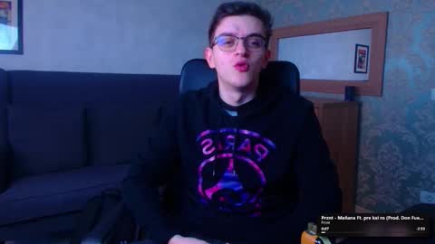 Snapshot of felixstark chatting on February 5, 6:29 am FelixStark online show from February 5, 6:29 am